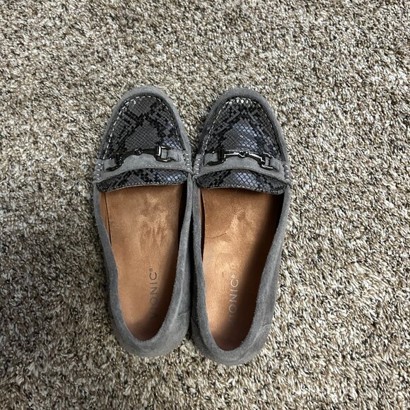 Vionic Honor  Dayna Snakeskin Print Grey Loafers EUC - Picture 2 of 3